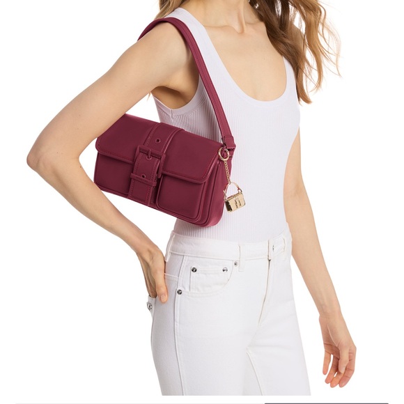 Michael Kors - Picture 3 of 6